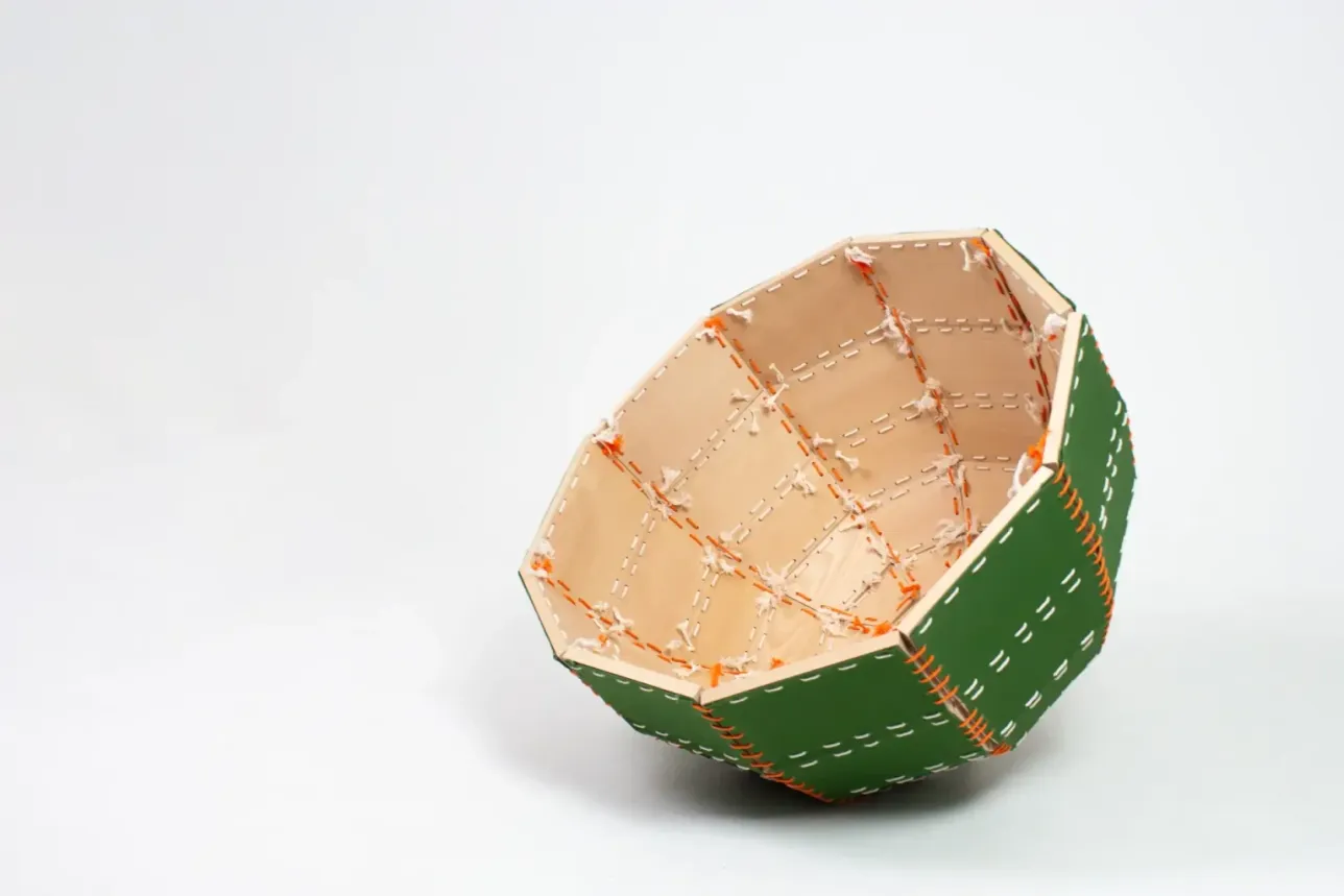 inside view of the seating pouf in plywood